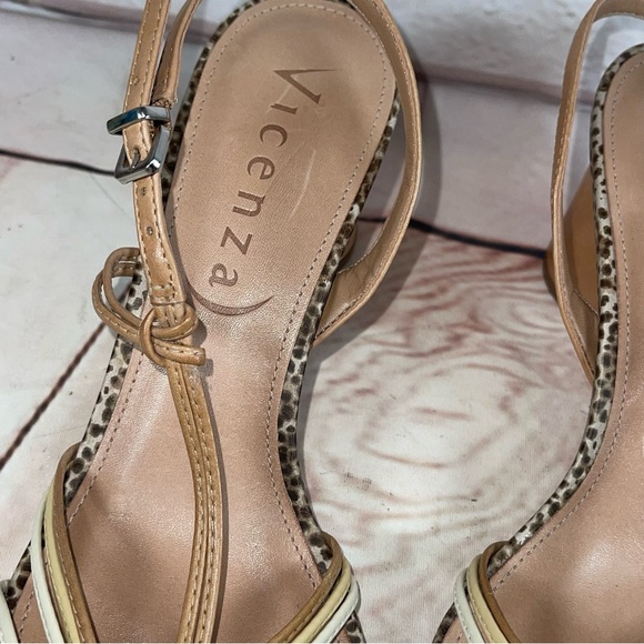 Gently worn Anthropologie Vicenza Tonal Slingback Heeled Sandals in Gold Size 10 - Picture 4 of 12